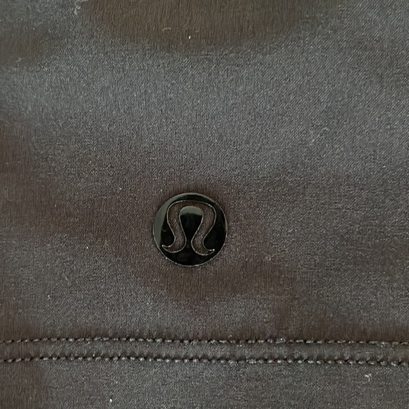 EUC lululemon mesh T back and white size 4 - Picture 2 of 3